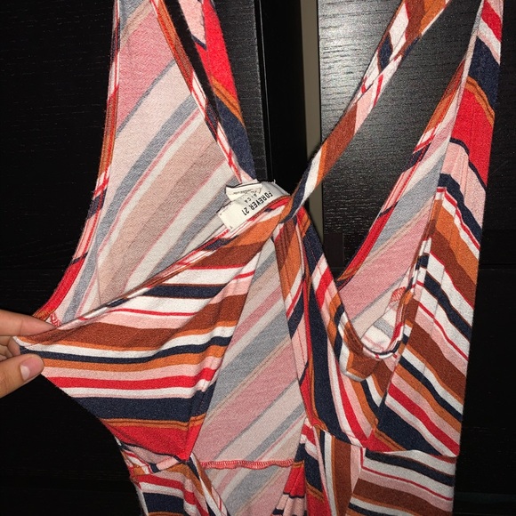 Woman’s right multi colored dress - Picture 1 of 3